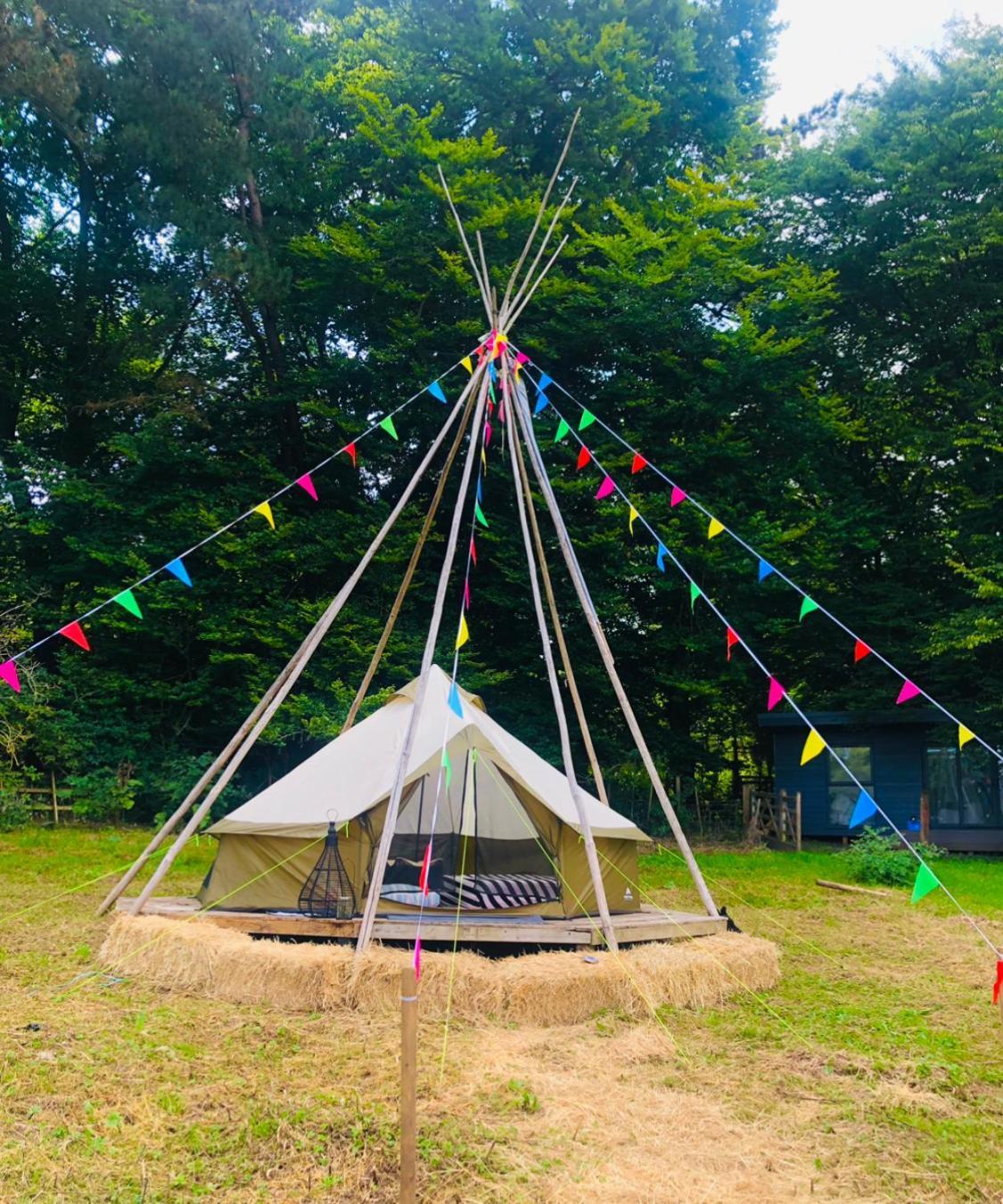 Farm Bell Tent Fire Pit Bbq Pet Friendly Hertford