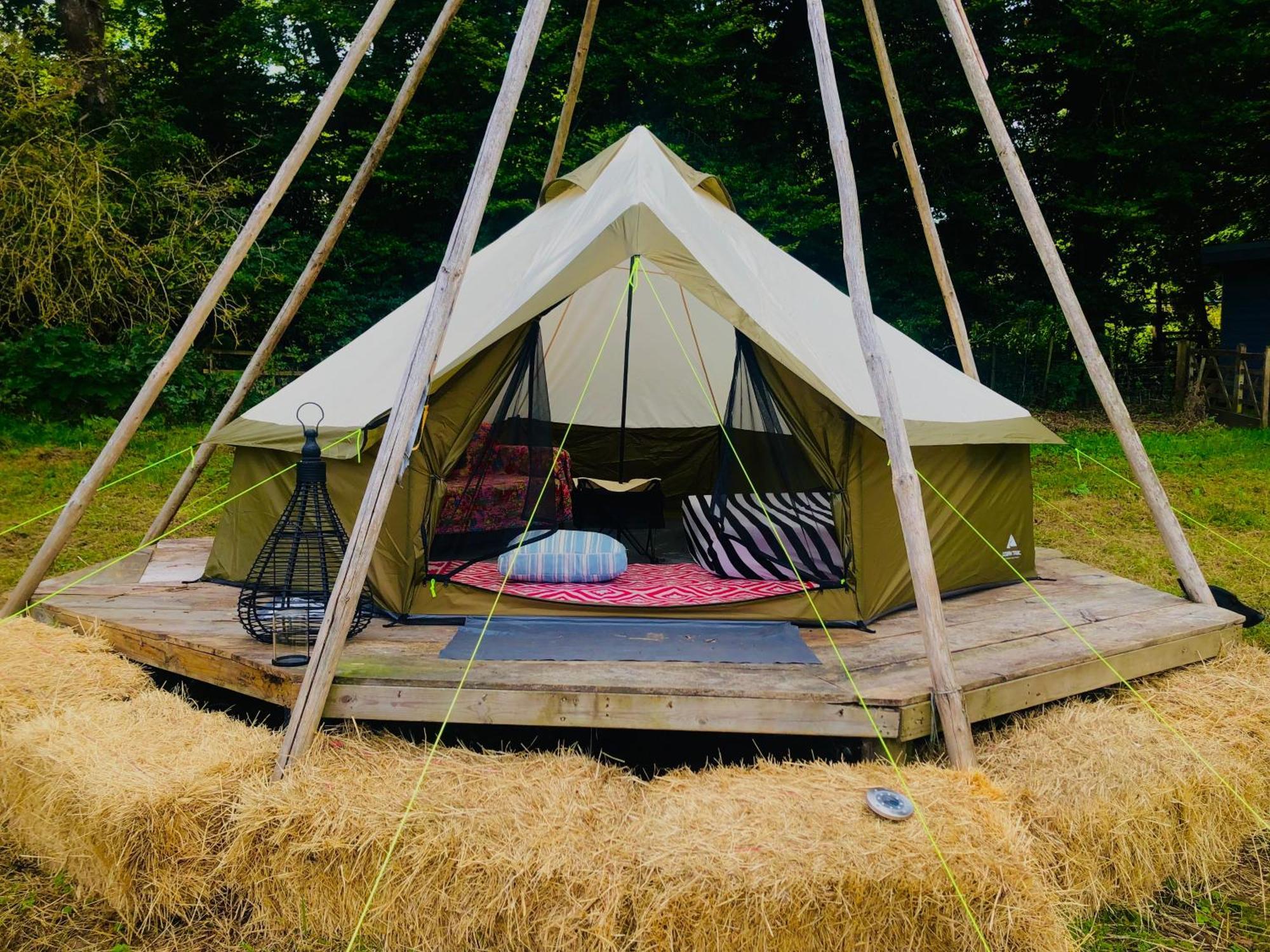 Farm Bell Tent Fire Pit Bbq Pet Friendly *