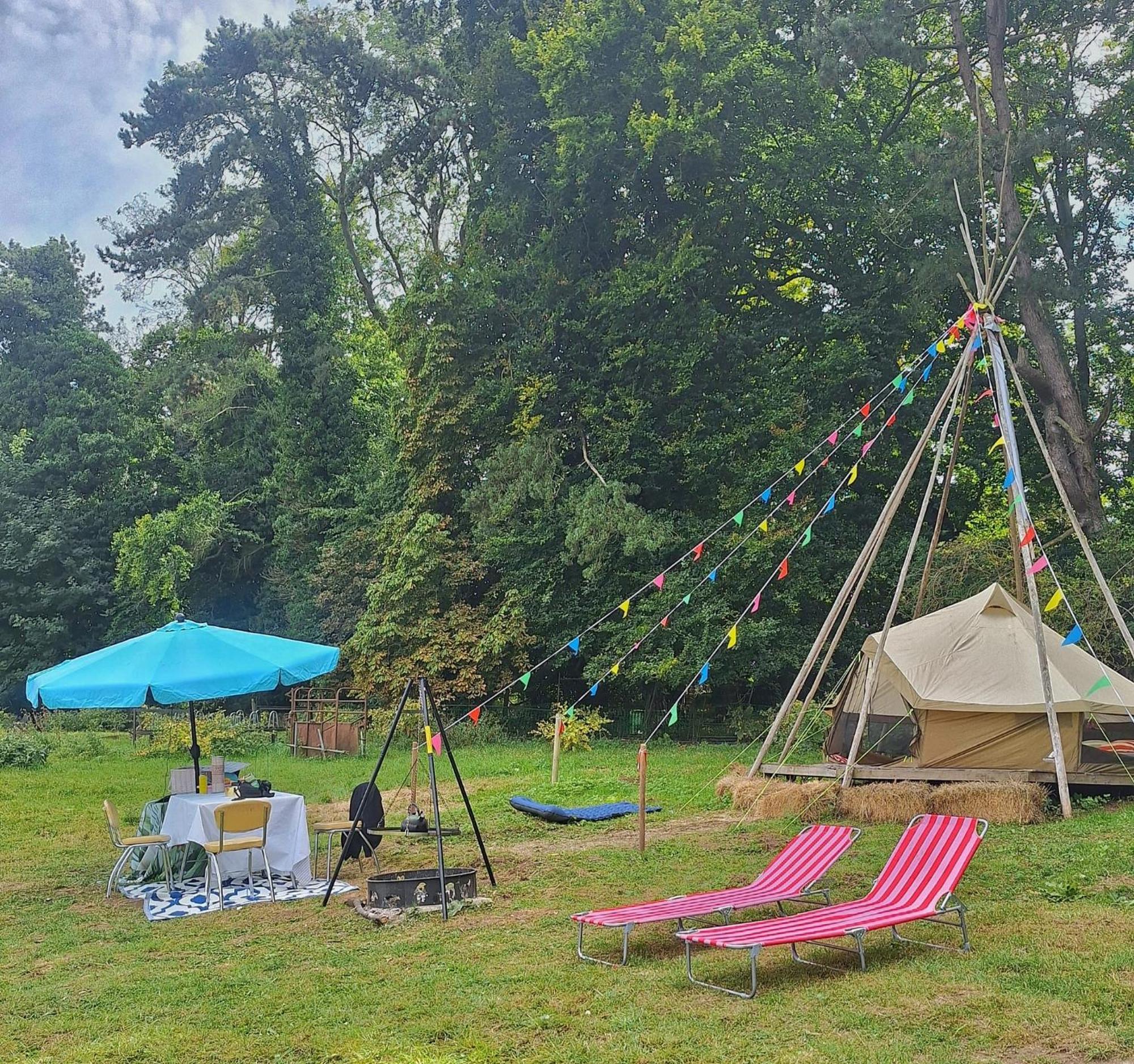 Farm Bell Tent Fire Pit Bbq Pet Friendly